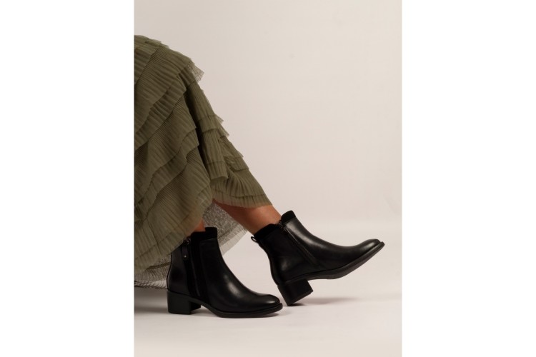 Black Chambers Zip Boot