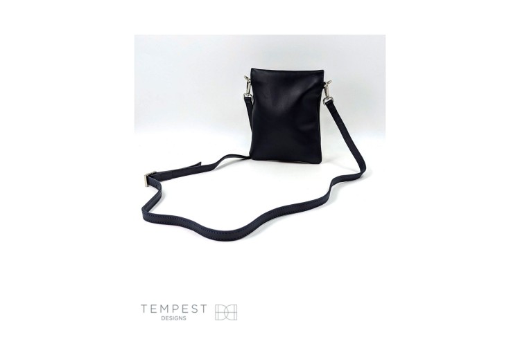 Smooth Leather Cross Body Bag: Navy