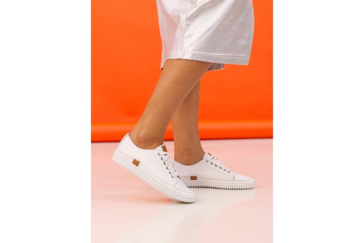 Truffle Leather Trainers | White