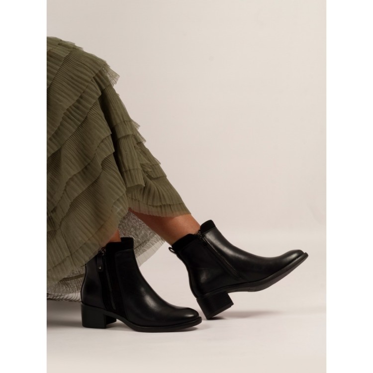 Black Chambers Zip Boot 